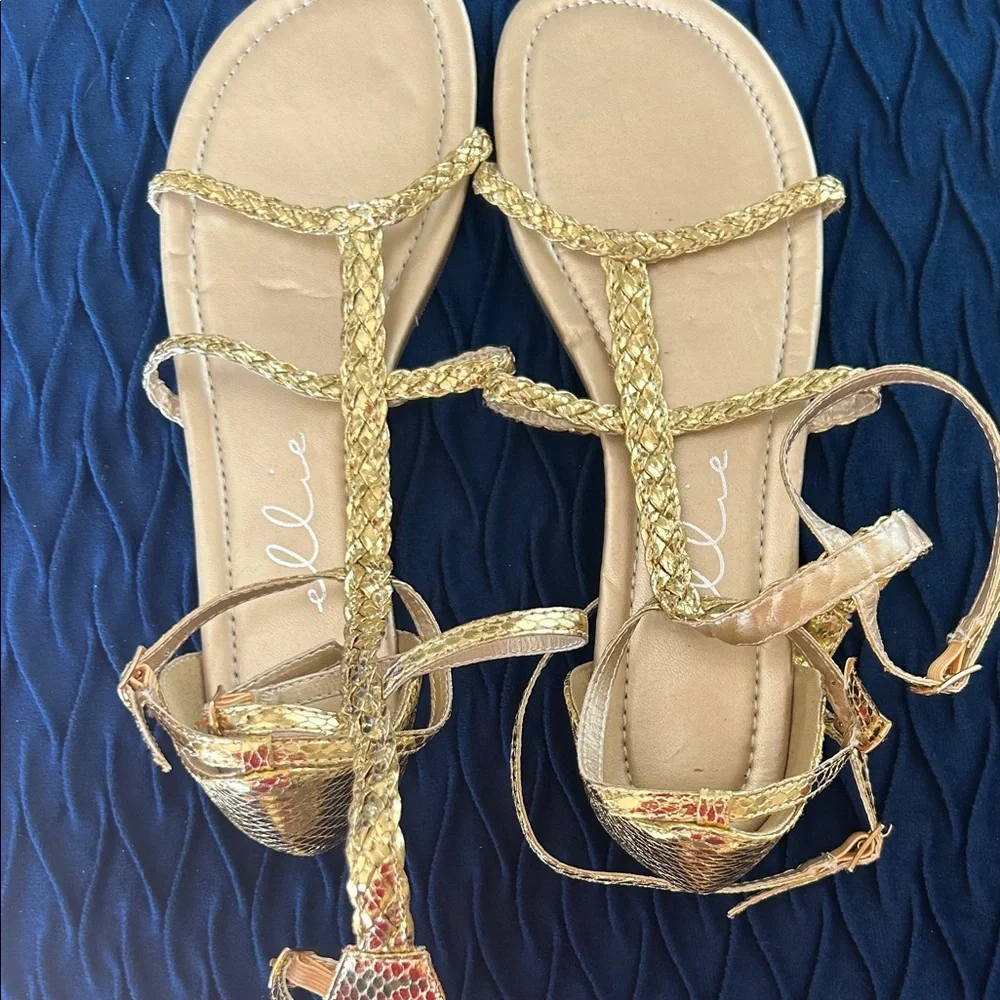 NWOT Elegant Gold Strappy Sandals - Picture 3 of 9